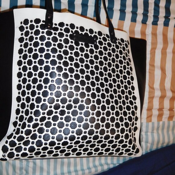 VERA BRADLEY BLACK WHITE LASER CUT TOTE BAG MIDNIGHT GEOMETRIC - Picture 1 of 16